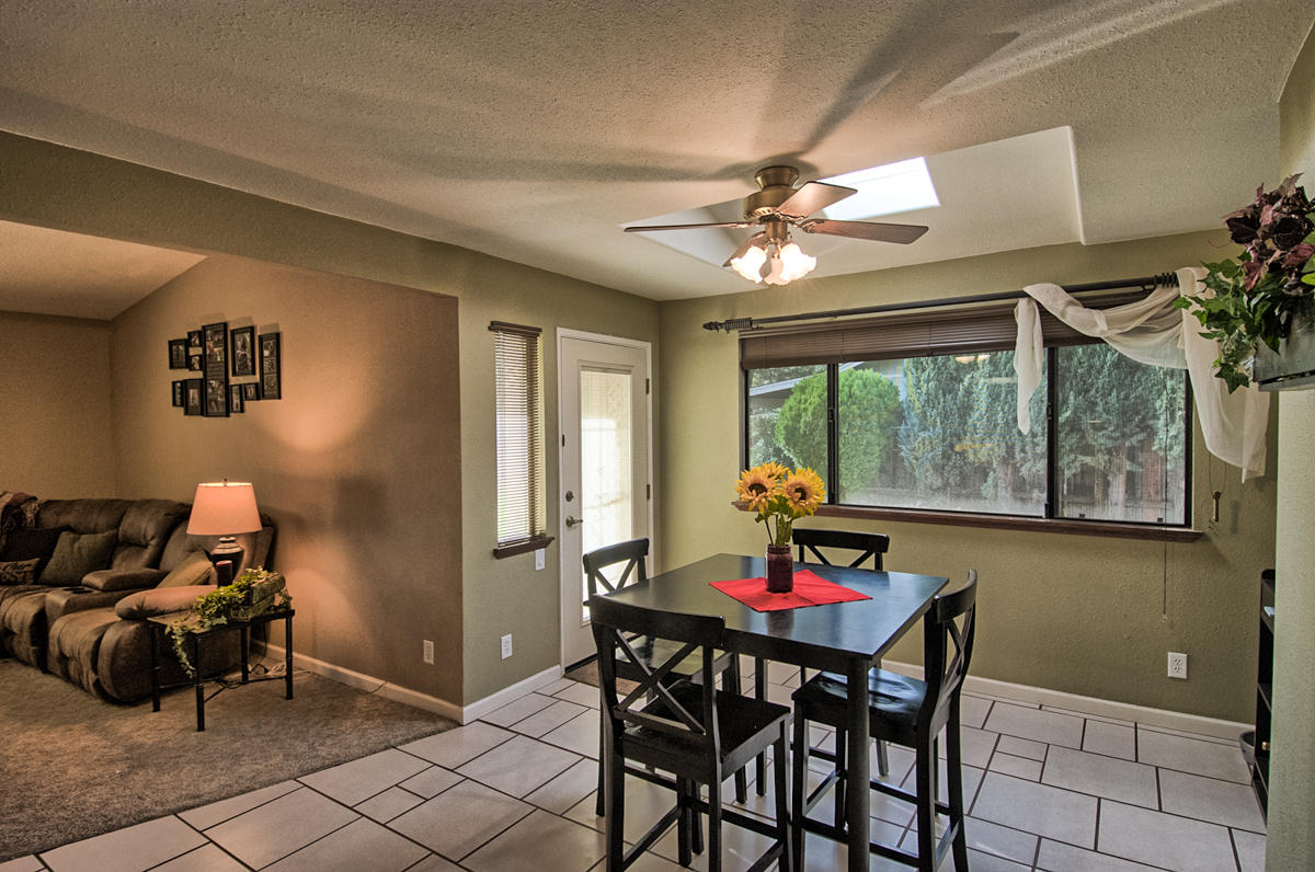 1077 Woodside Meadows Road Redding, CA 96002 - Photo 8 of 25 Dining Area