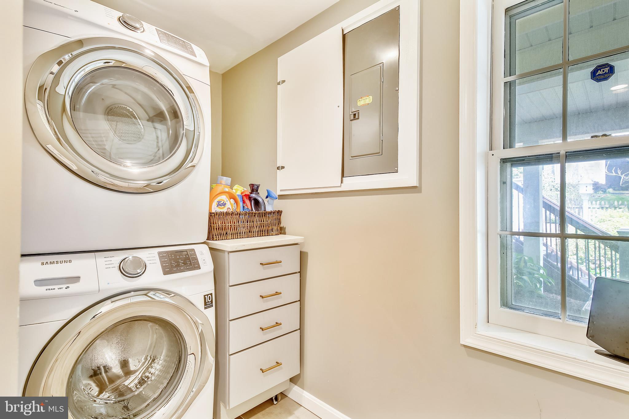 11693 Stockbridge Lane Reston, VA 20194 - Photo 45 of 59 Laundry Room
