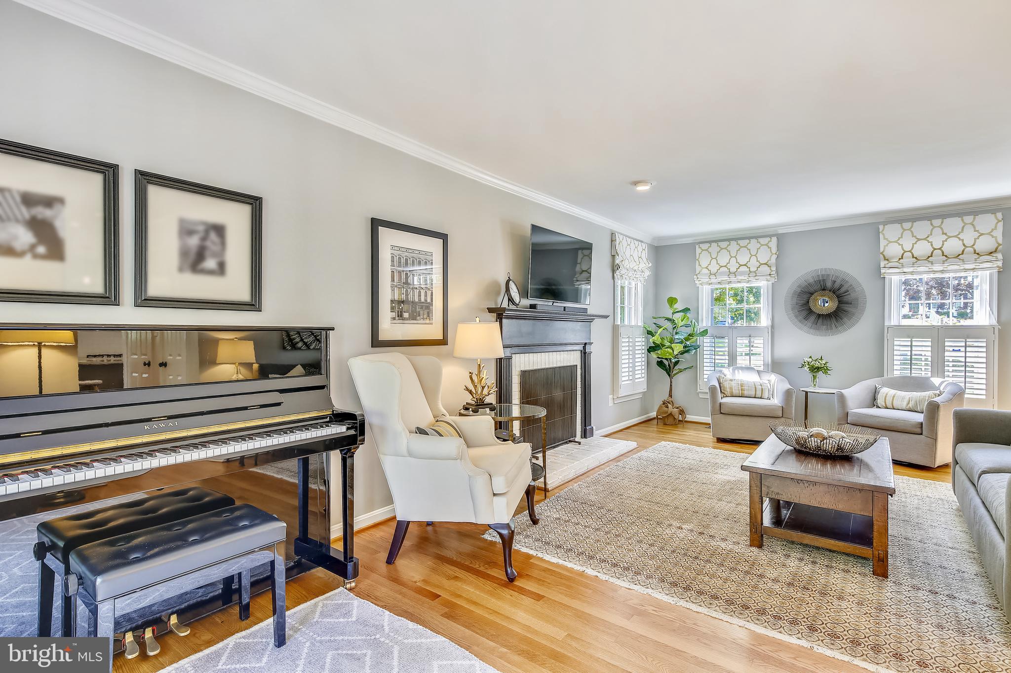 11693 Stockbridge Lane Reston, VA 20194 - Photo 7 of 59 Light Filled Living Room