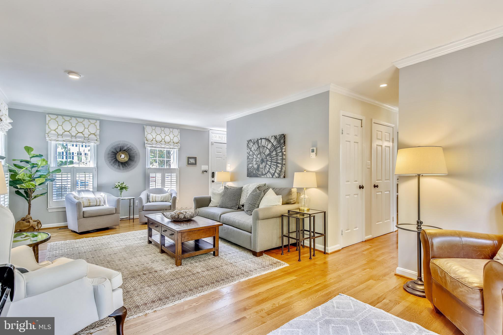 11693 Stockbridge Lane Reston, VA 20194 - Photo 8 of 59 Living Room