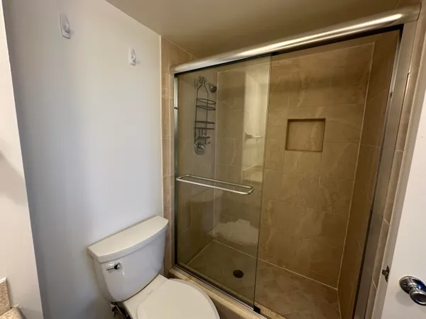 $3,000 | 3310 South Ocean Boulevard, Unit 225D, Highland Beach, FL 33487