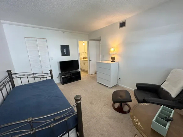 $3,000 | 3310 South Ocean Boulevard, Unit 225D, Highland Beach, FL 33487