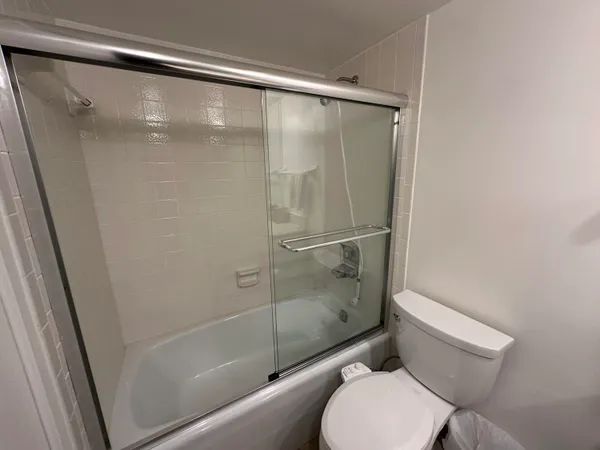 $3,000 | 3310 South Ocean Boulevard, Unit 225D, Highland Beach, FL 33487