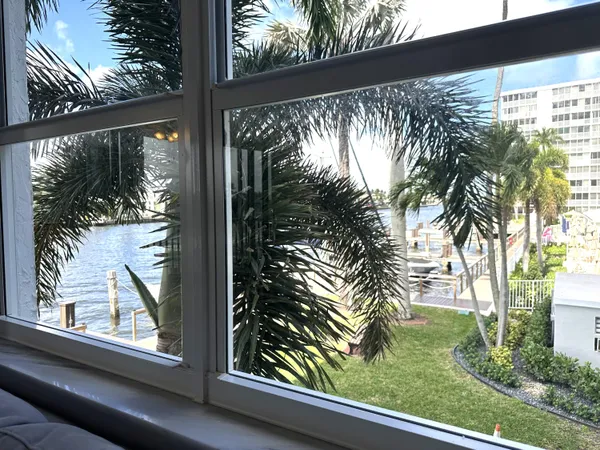 $3,000 | 3310 South Ocean Boulevard, Unit 225D, Highland Beach, FL 33487