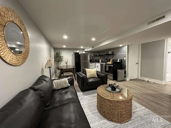 $569,000 | 291 Lincoln Street, Twin Falls, ID 83301