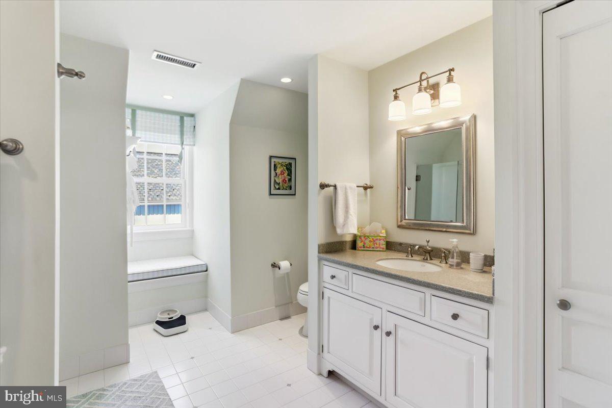 182 Trythall Road Elverson, PA 19520 - Photo 41 of 76 2nd level full bath