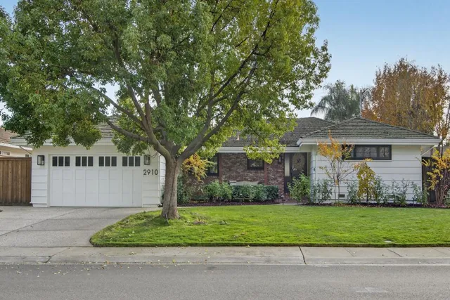 $949,000 | 2910 Huntington Road, Sacramento, CA 95864