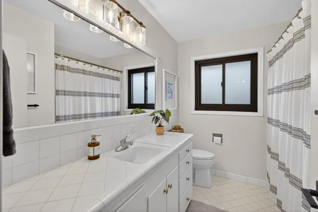 $949,000 | 2910 Huntington Road, Sacramento, CA 95864