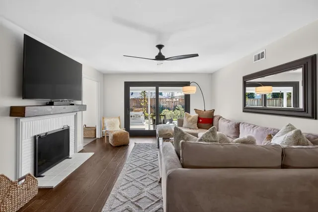 $949,000 | 2910 Huntington Road, Sacramento, CA 95864