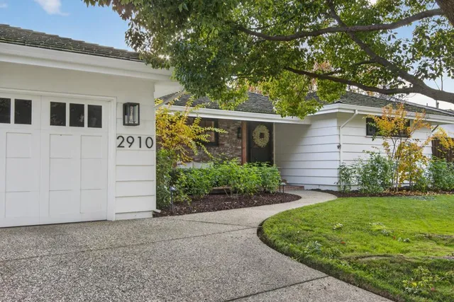 $949,000 | 2910 Huntington Road, Sacramento, CA 95864