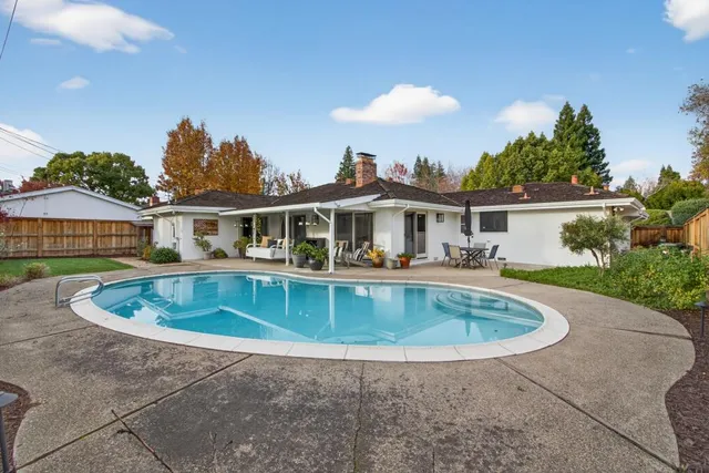 $949,000 | 2910 Huntington Road, Sacramento, CA 95864