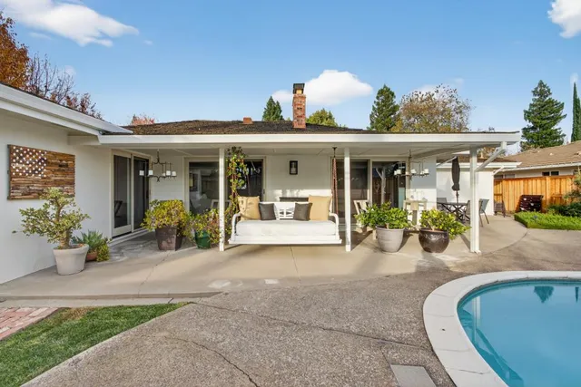 $949,000 | 2910 Huntington Road, Sacramento, CA 95864