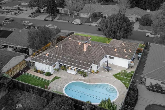 $949,000 | 2910 Huntington Road, Sacramento, CA 95864