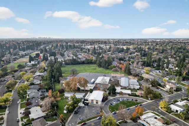 $949,000 | 2910 Huntington Road, Sacramento, CA 95864