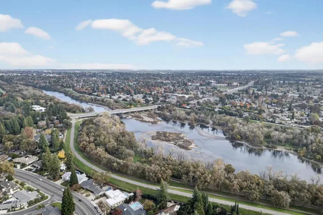 $949,000 | 2910 Huntington Road, Sacramento, CA 95864