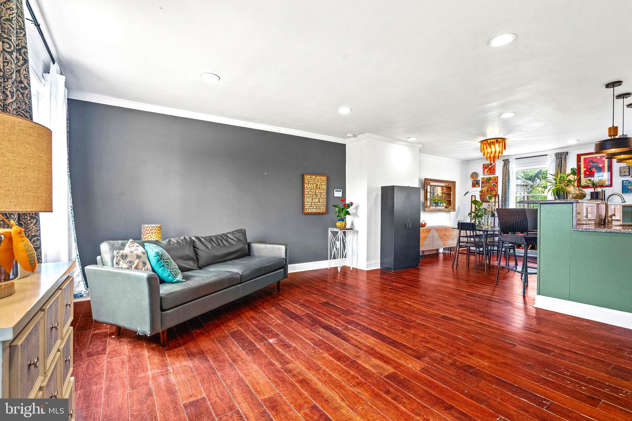 3928 Yolando Road Baltimore, MD 21218 - Photo 5 of 25 Living room