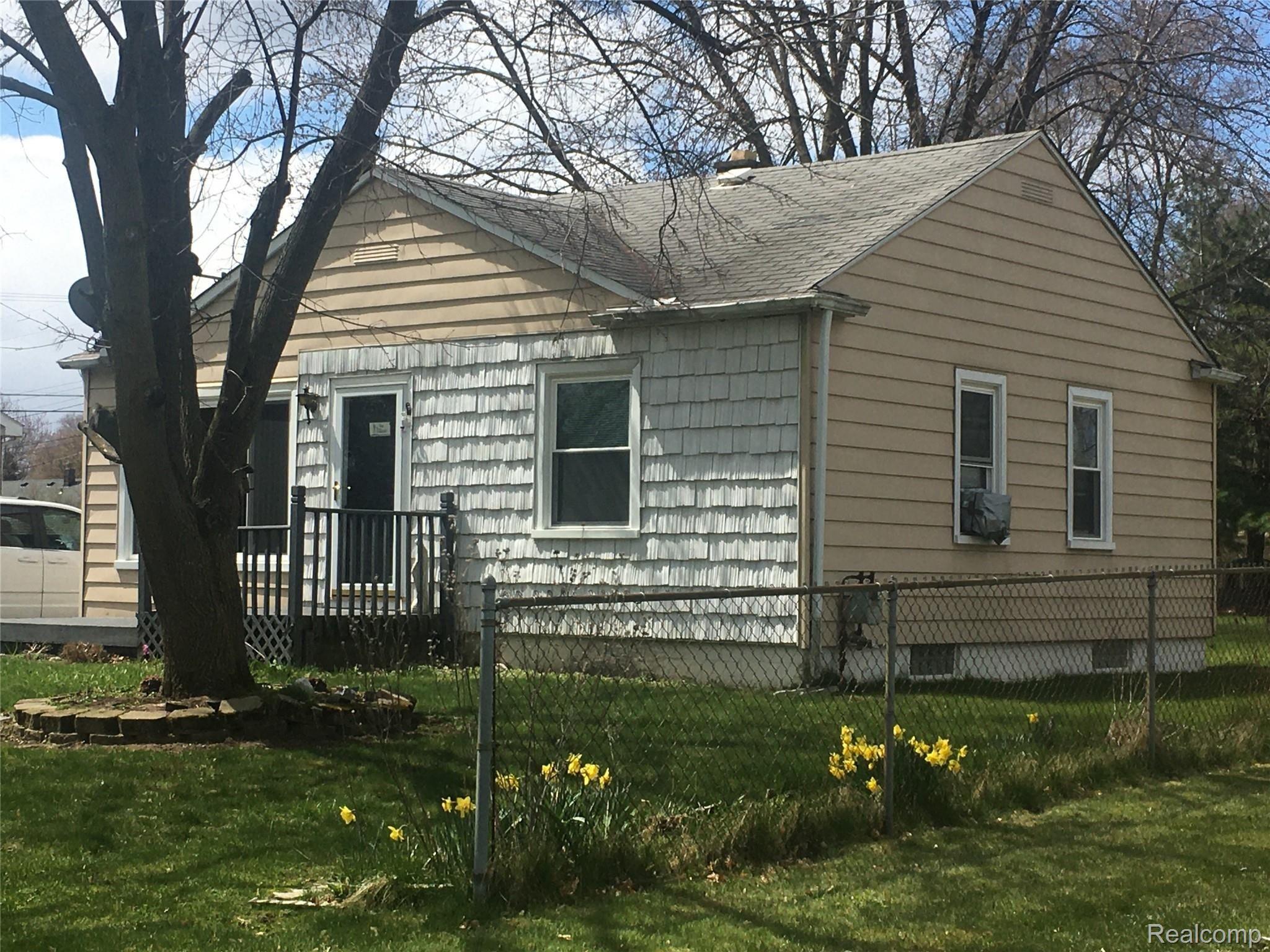 Front exterior view 2