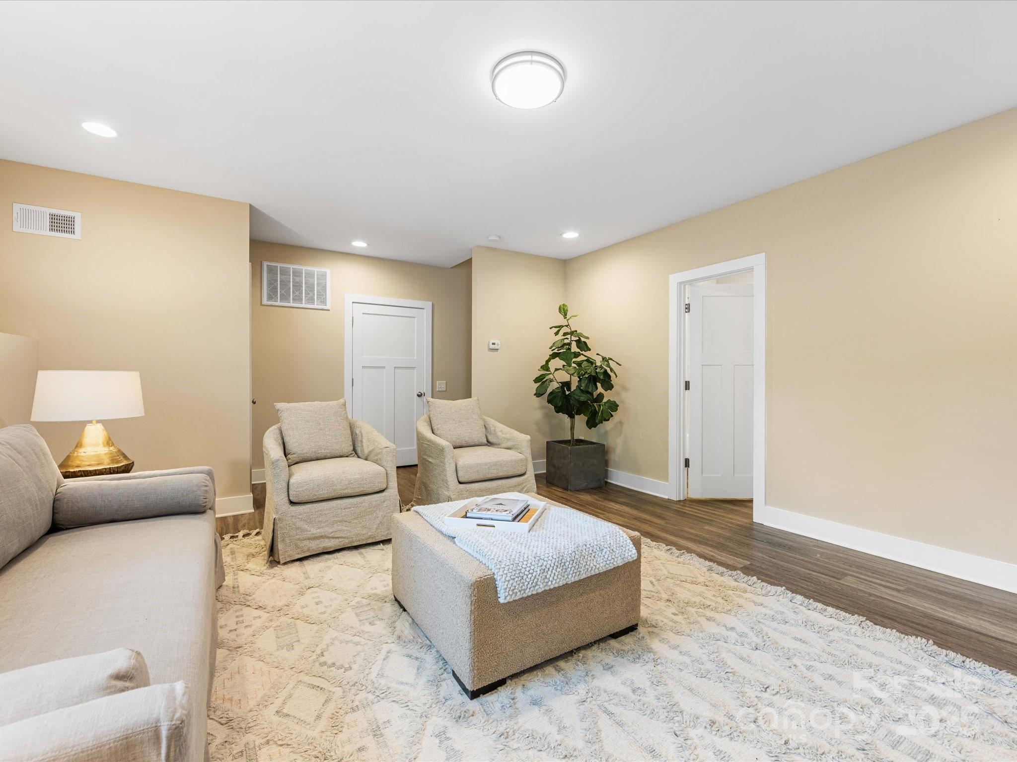 5210 Valley Stream Road Charlotte, NC 28209 - Photo 29 of 41 Gallery Image 29