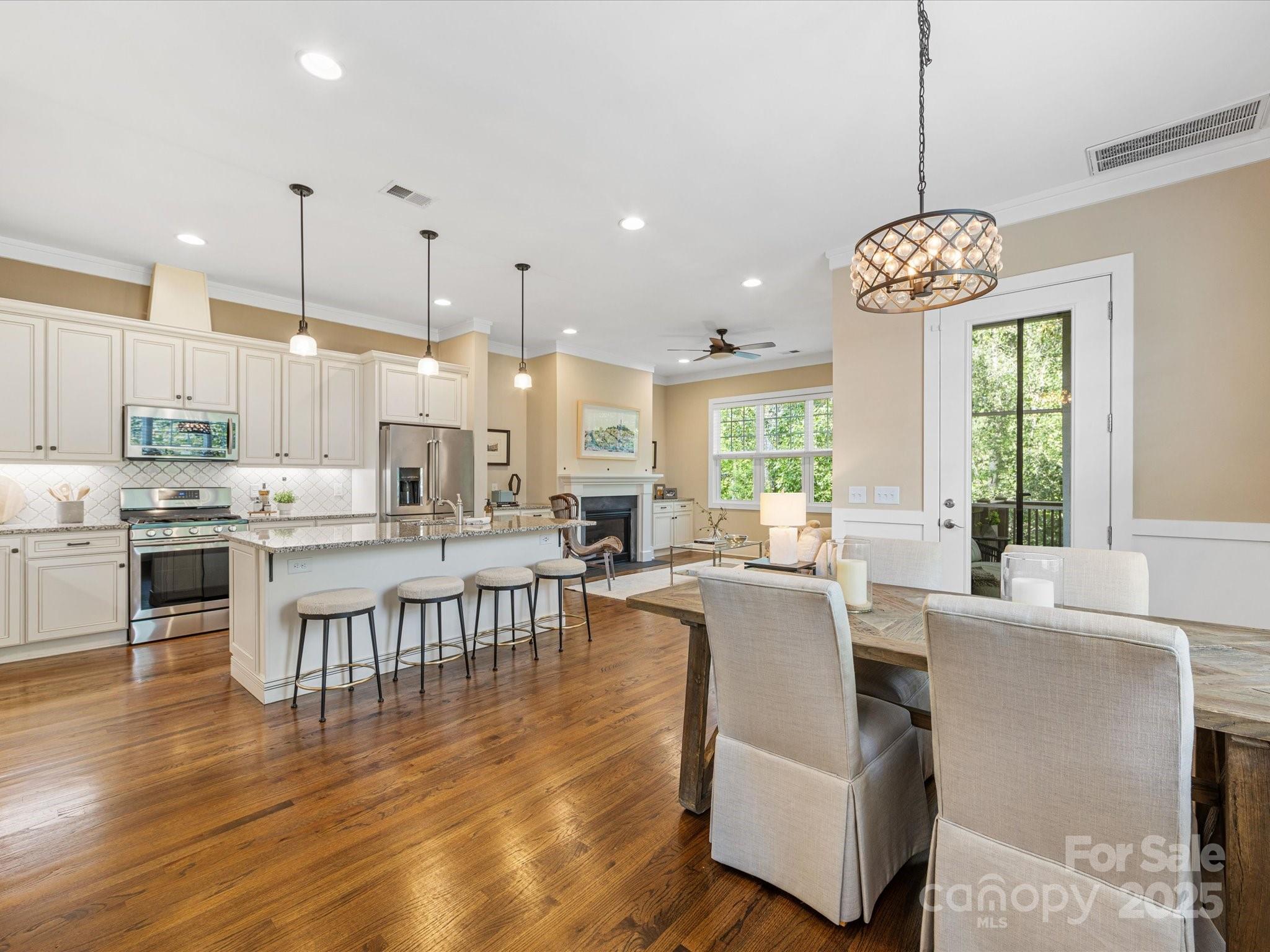 5210 Valley Stream Road Charlotte, NC 28209 - Photo 4 of 41 Gallery Image 4