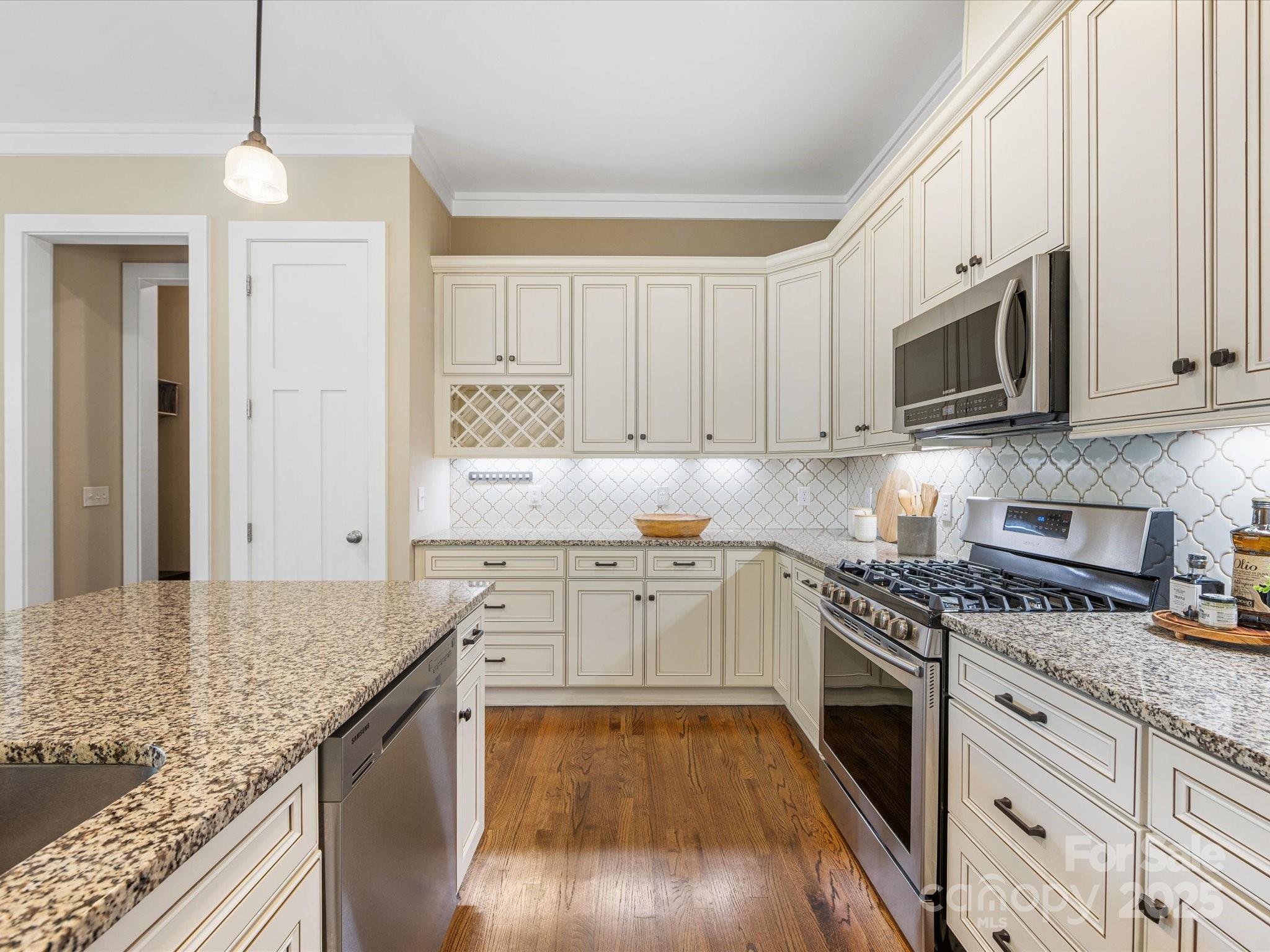 5210 Valley Stream Road Charlotte, NC 28209 - Photo 8 of 41 Gallery Image 8