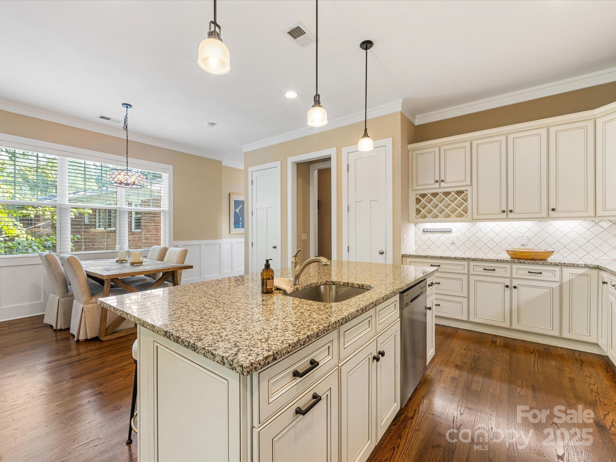 5210 Valley Stream Road Charlotte, NC 28209 - Photo 10 of 41 Gallery Image 10