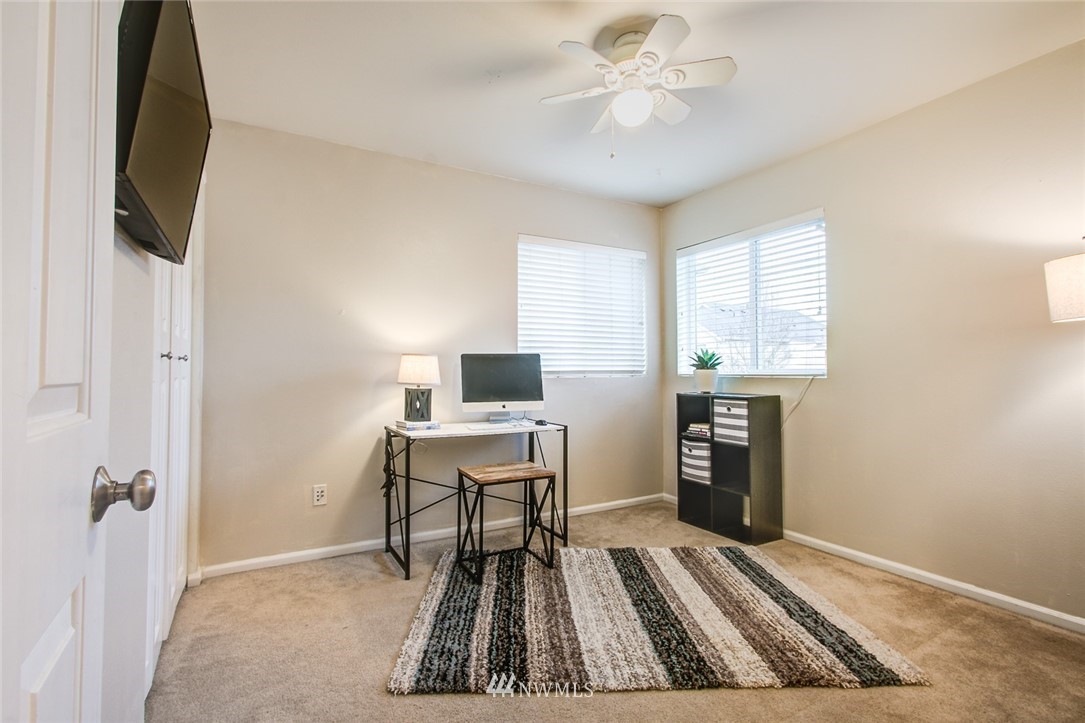 16131 Parkside Way Southeast Renton, WA 98058 - Photo 11 of 26 Gallery Image 11