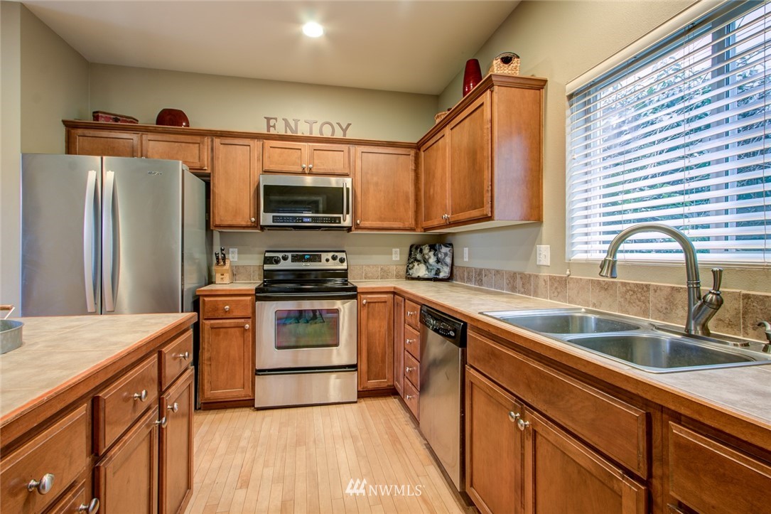 16131 Parkside Way Southeast Renton, WA 98058 - Photo 13 of 26 Gallery Image 13