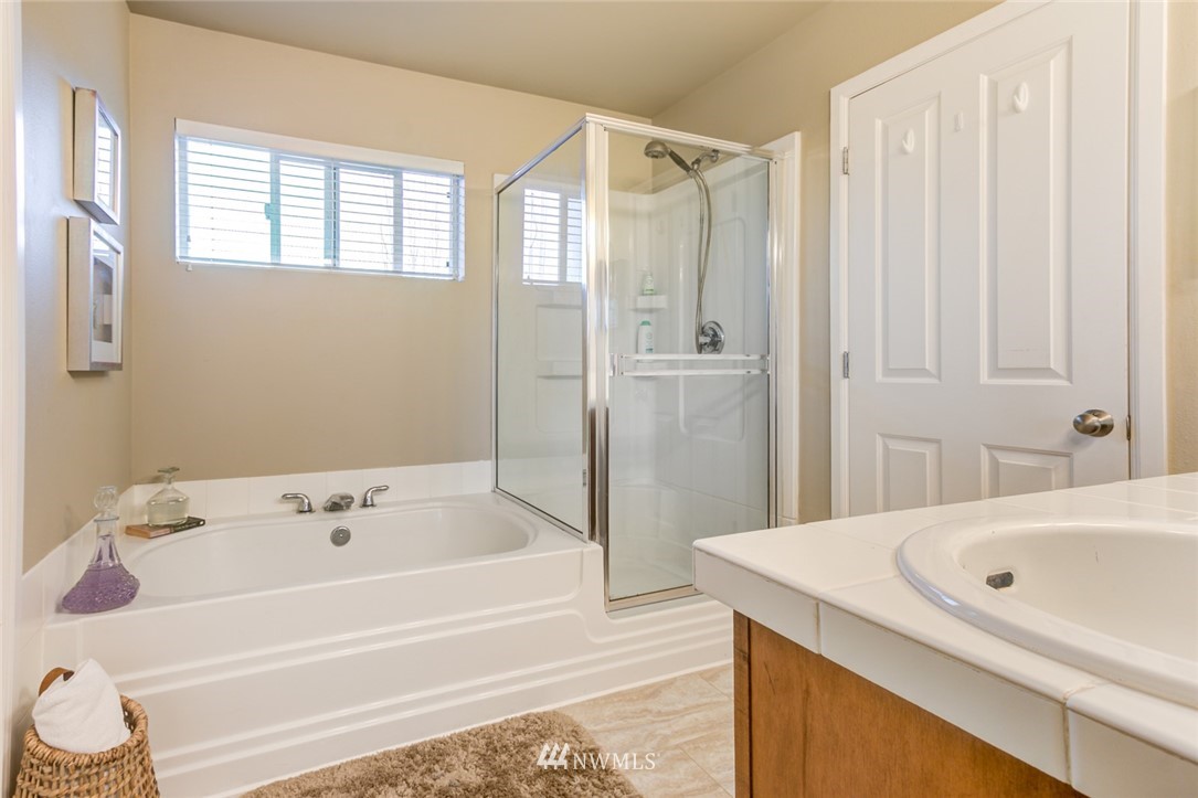 16131 Parkside Way Southeast Renton, WA 98058 - Photo 8 of 26 Gallery Image 8