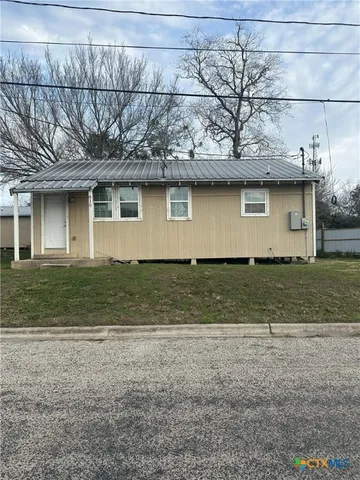 $1,050 | 810 South Cameron Street, Victoria, TX 77901