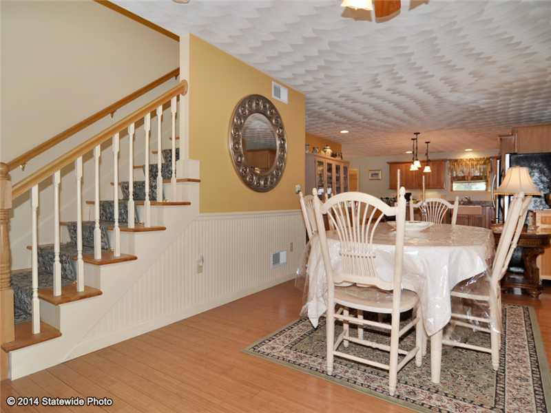 22 Knowlesway Narragansett, RI 02882 - Photo 11 of 25 Dining Room.
