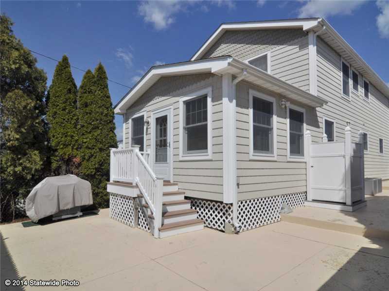 22 Knowlesway Narragansett, RI 02882 - Photo 14 of 25 Exterior Back.