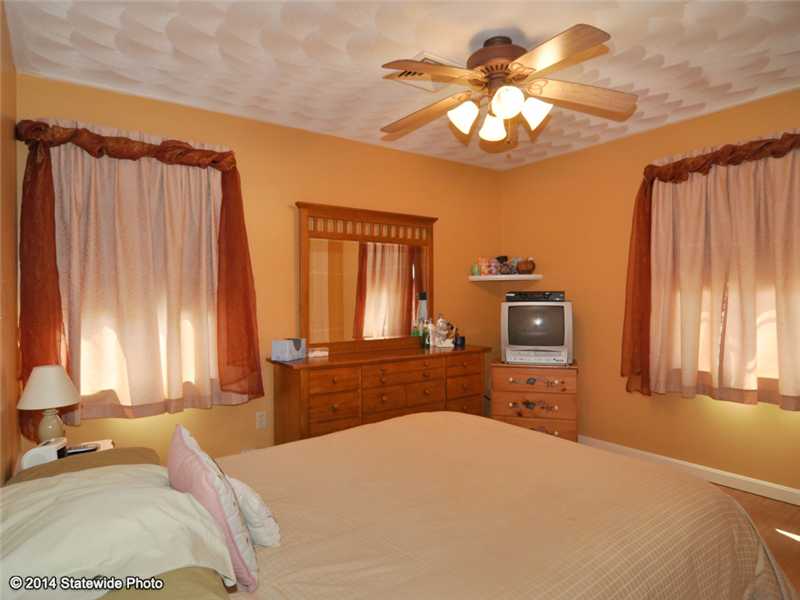 22 Knowlesway Narragansett, RI 02882 - Photo 20 of 25 Bedroom.