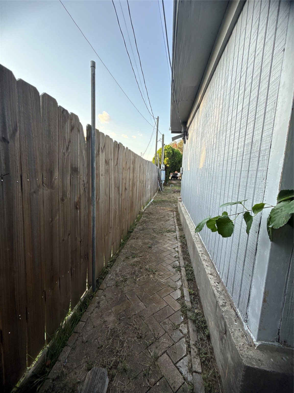 8412 Peekskill Lane Houston, TX 77075 - Photo 37 of 45 side of house