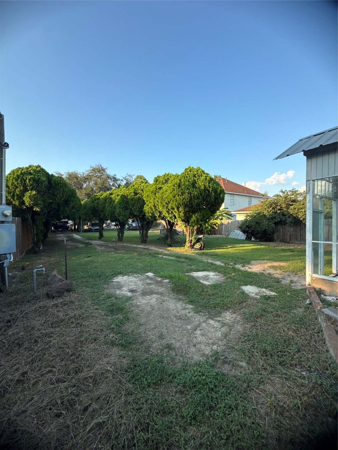 8412 Peekskill Lane Houston, TX 77075 - Photo 38 of 45 big spacious lot