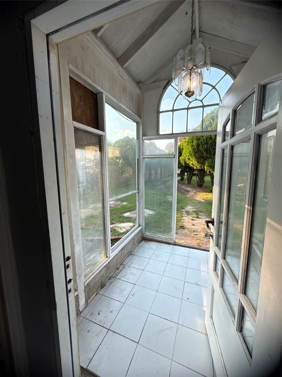 8412 Peekskill Lane Houston, TX 77075 - Photo 5 of 45 outward view of entry way