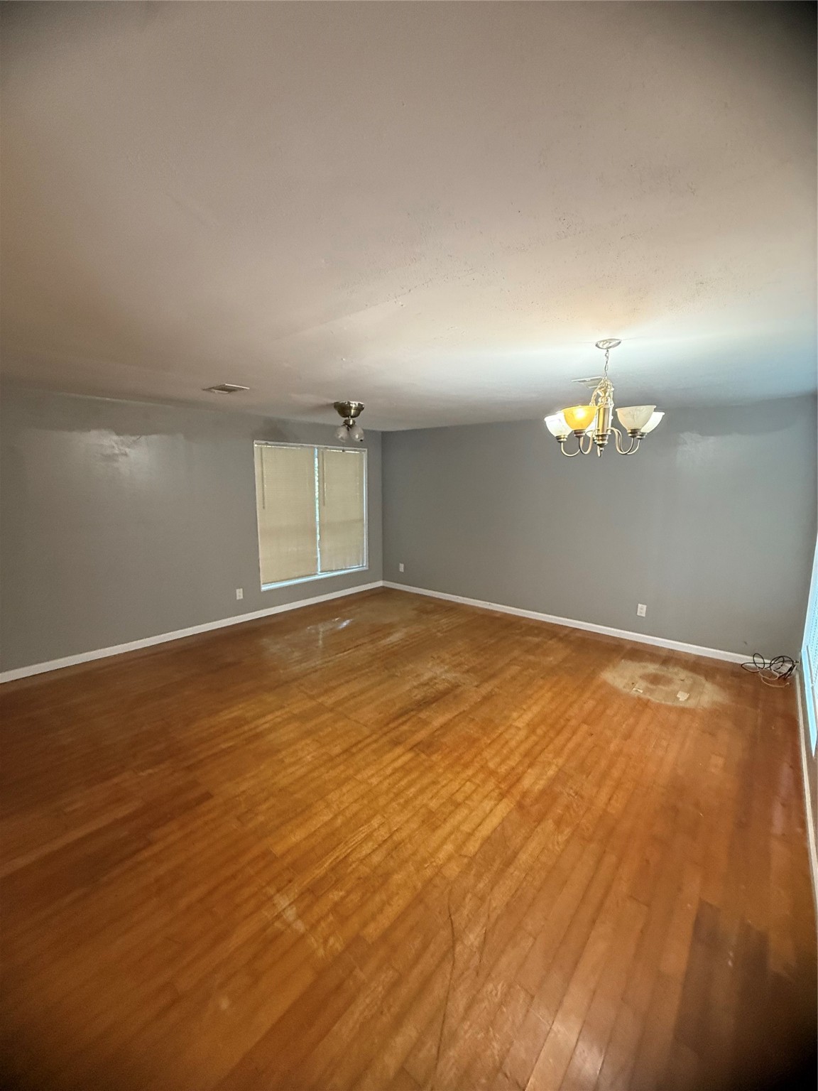 8412 Peekskill Lane Houston, TX 77075 - Photo 7 of 45 Living area