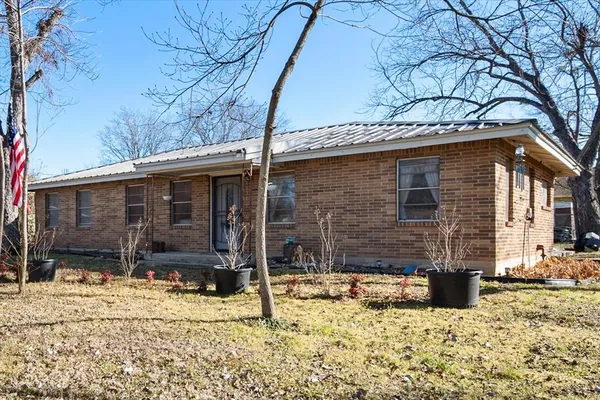 $159,900 | 448 South Bateman Road, Fairfield, TX 75840