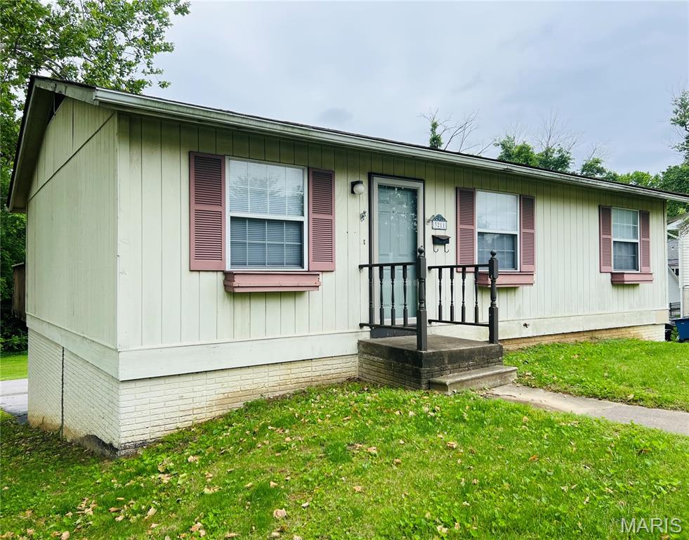 3211 College Avenue Alton, IL 62002 - Photo 1 of 14