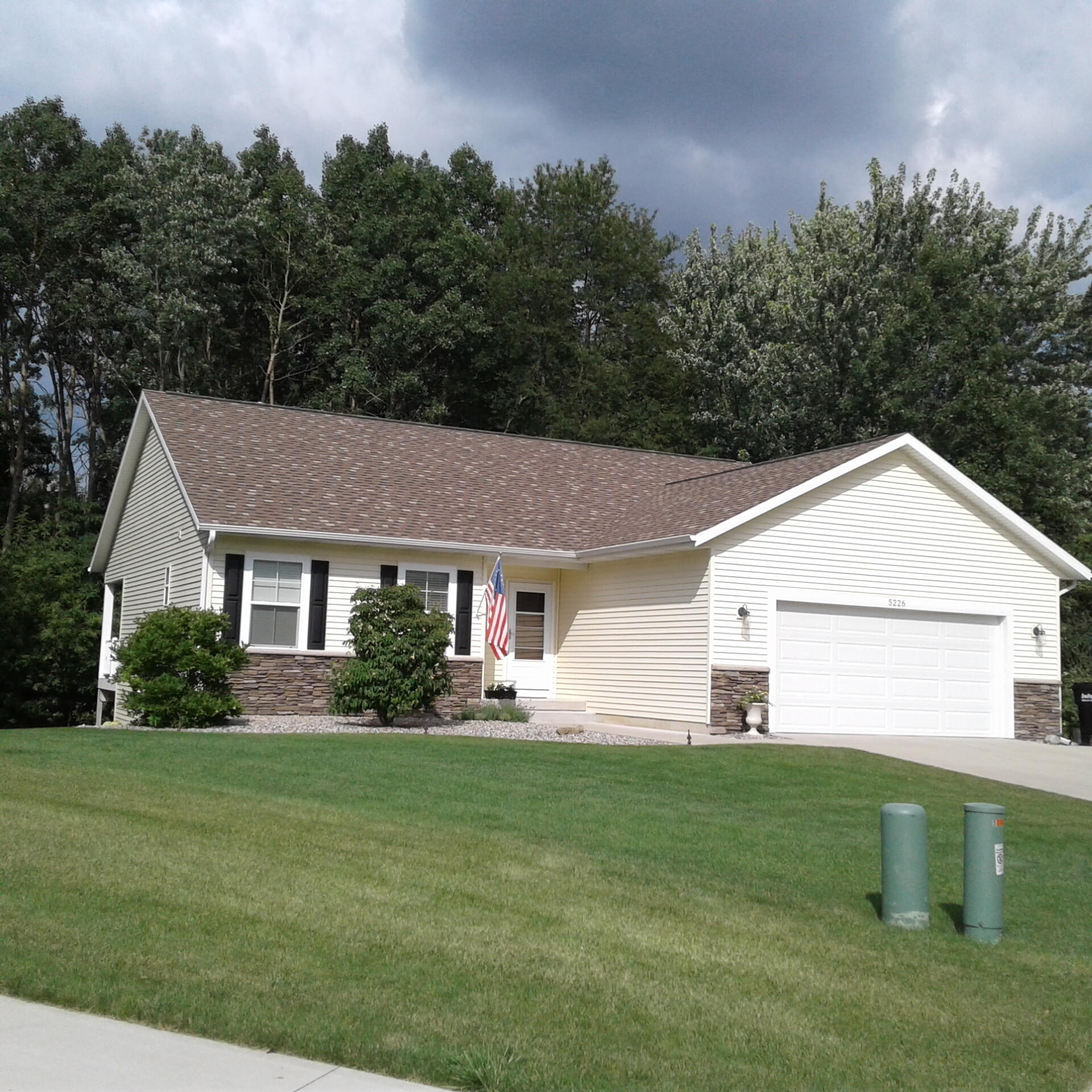 5226 Rischow Drive Southwest Wyoming, MI 49509 - Photo 1 of 14 506D3831-EC3A-415C-A46E-E602337BF7AB