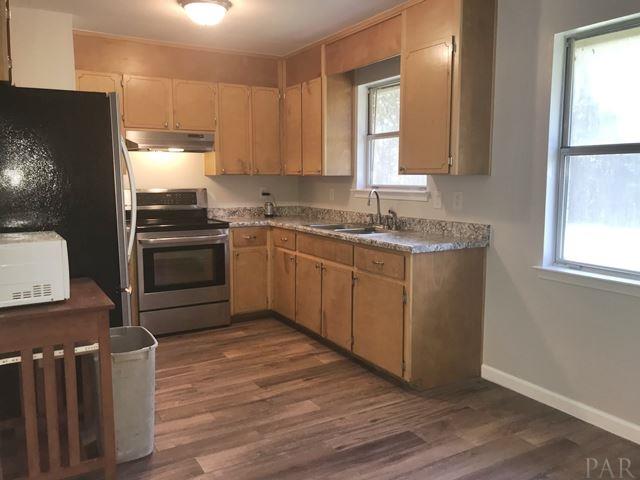 1119 Conference Road Cantonment, FL 32533 - Photo 10 of 35 Gallery Image 10