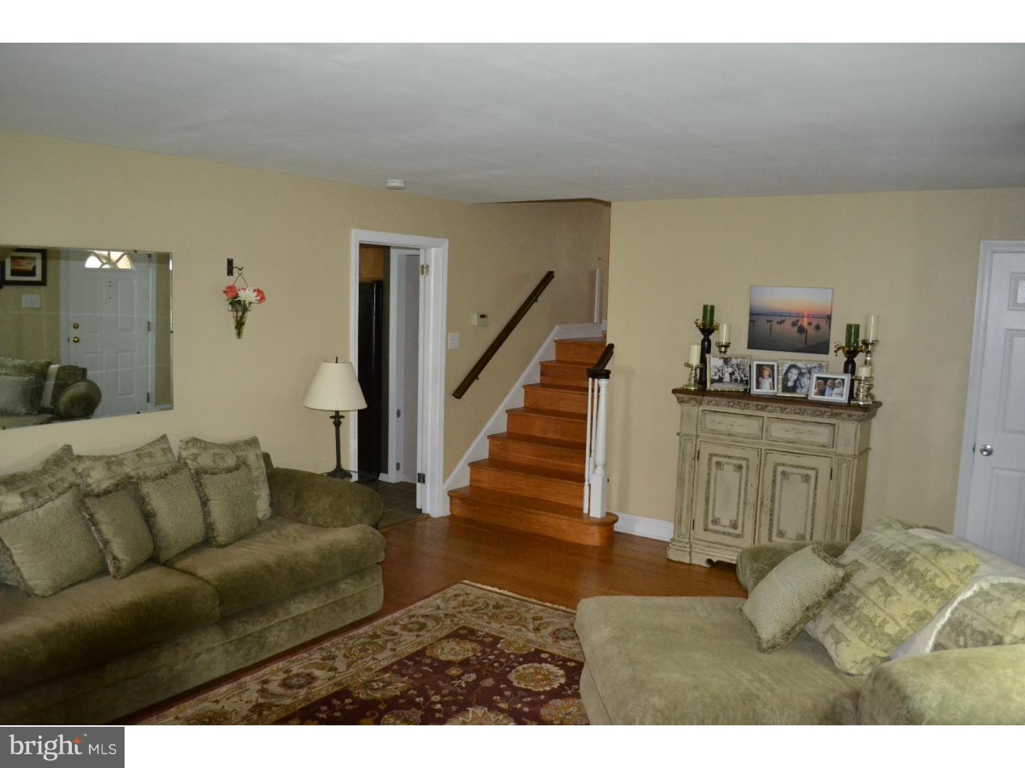 203 Ridgewood Road Media, PA 19063 - Photo 10 of 25 Living Room