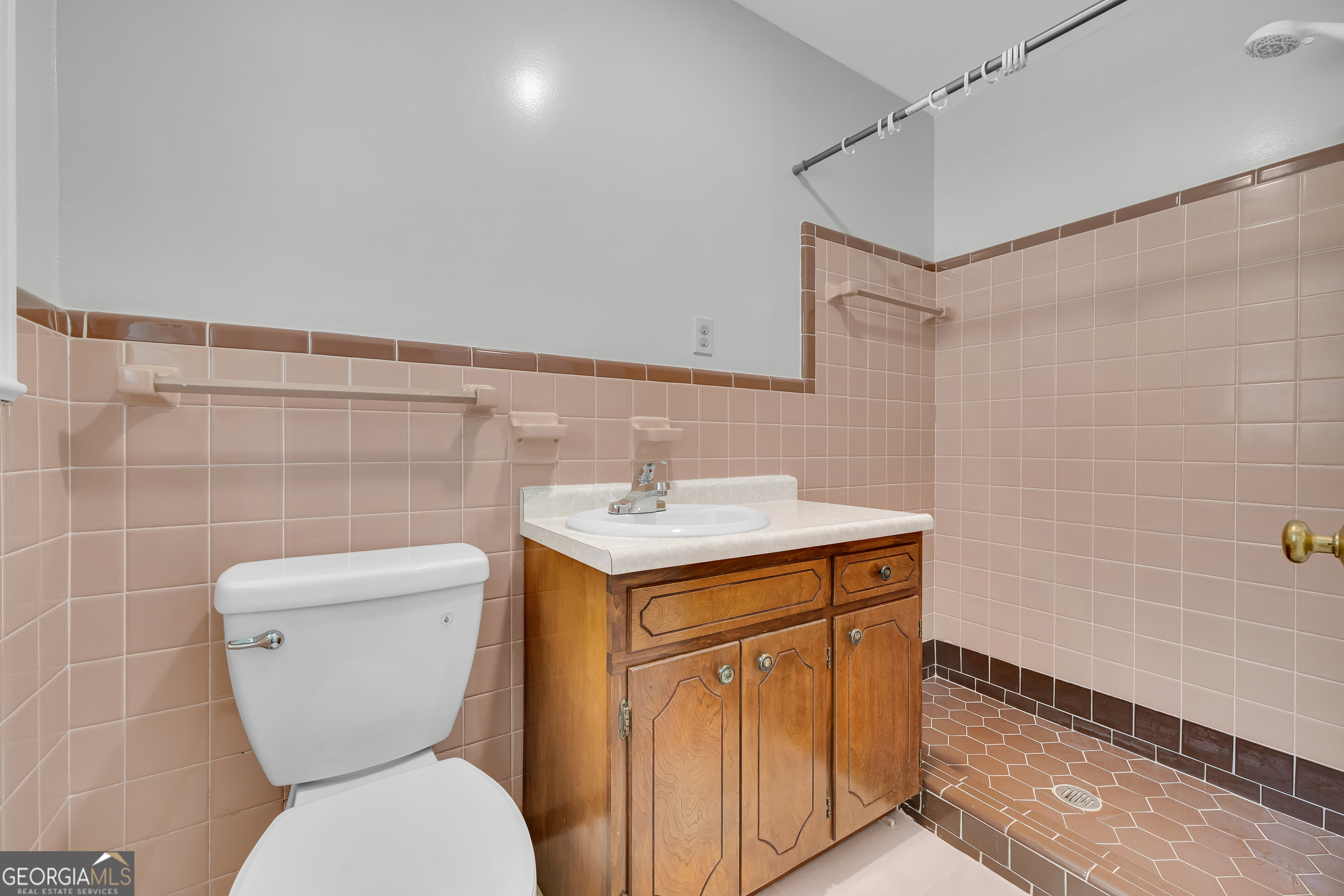 128 Smith Street Hartwell, GA 30643 - Photo 32 of 38 Primary Bathroom
