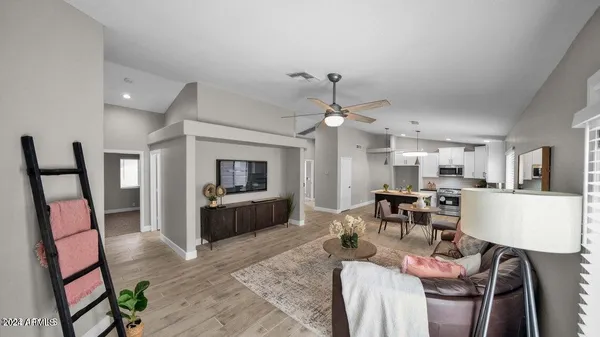 $2,700 | 15442 North 86th Lane, Peoria, AZ 85382