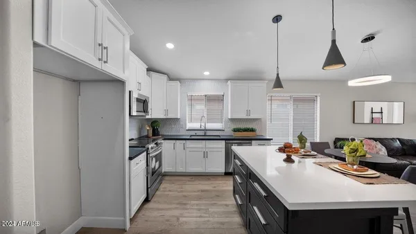 $2,700 | 15442 North 86th Lane, Peoria, AZ 85382