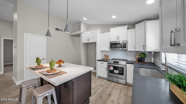 $2,700 | 15442 North 86th Lane, Peoria, AZ 85382