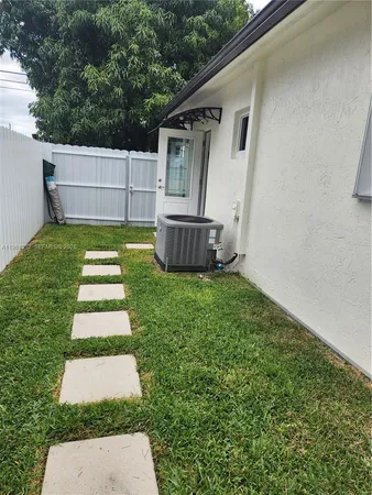 a view of a utility room