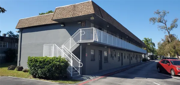 $1,600 | 4863 Northwest 9th Drive, Unit 4863, Fort Lauderdale, FL 33317