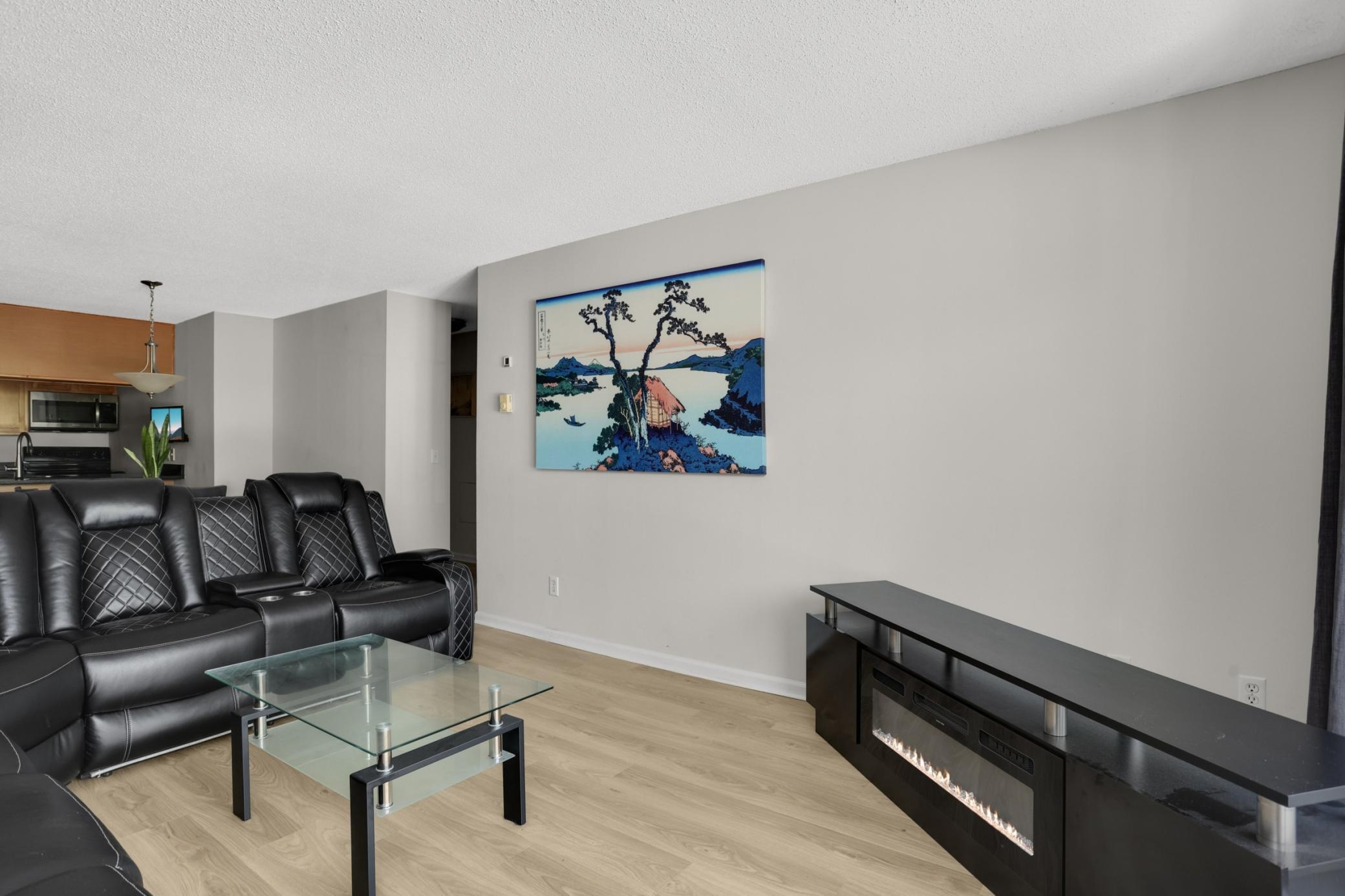 520 Ridgewood Avenue, Unit 102 Minneapolis, MN 55403 - Photo 7 of 43 Gallery Image 7