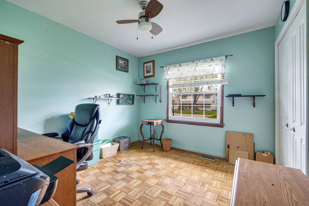 33 Walpole Road Elk Grove Village, IL 60007 - Photo 17 of 24 Gallery Image 17