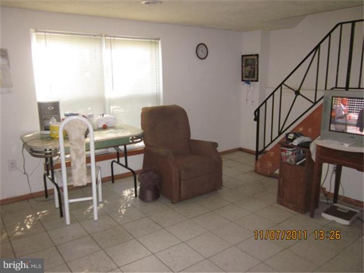 9993 Verree Road Philadelphia, PA 19115 - Photo 11 of 14 Family Room